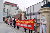 Hà Nội: Nhân viên y tế xuống đường biểu tình vì "bị bỏ đói", Bộ y tế có chỉ đạo