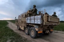 Ukraine đưa vào sử dụng xe hỗ trợ chiến thuật Wolfhound do Anh viện trợ