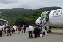 Nghi rò rỉ nhiên liệu, máy bay Bamboo Airways hạ cánh khẩn cấp