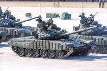 Diễn tập chung, Lào muốn học kinh nghiệm sử dụng tăng thiết giáp của Nga