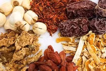 Thấy thuốc khó uống thì bỏ thêm đường