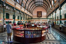 Vé máy bay giảm 50%, giá phòng 4 sao 800.000 đồng