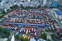 Xe khách đậu ở Bến xe Miền Đông dịp Tết Nguyên đán 2020.