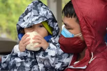 Kêu gọi từ thiện các tỉnh cứu trợ người hồi hương trong mưa bão