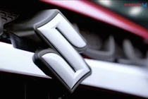 Chủ tịch Suzuki nghỉ hưu sau 40 năm điều hành công ty