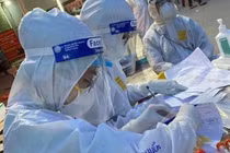 Xúc động thư gửi mẹ của nữ sinh vượt hơn 1.000 km vào tâm dịch