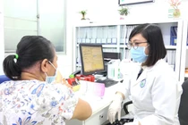 "Stress vì Covid-19" gây đỏ da, sần sùi, ngứa ngáy… 