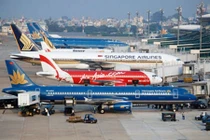 Hàng không phát triển nóng: Nghẽn cả trên trời, dưới đất