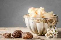 Giảm nếp nhăn với bơ hạt mỡ