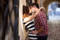 Phân vân khi định sinh con cho người tình