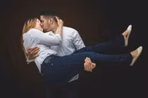 Những bệnh có thể lây truyền qua nụ hôn