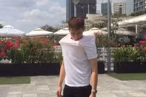 Áo thun biến thành phao cứu sinh