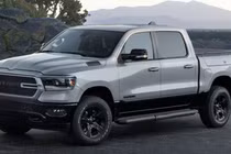 RAM 1500 Longhorn được thiết kế với mục đích trở thành "một chiếc xe bán tải hạng sang không khoan nhượng". 