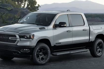 RAM 1500 Longhorn được thiết kế với mục đích trở thành "một chiếc xe bán tải hạng sang không khoan nhượng". 