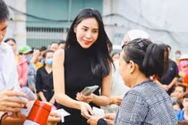 Ồn ào nghệ sĩ làm từ thiện: Được mở bao nhiêu tài khoản ngân hàng?