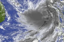 Hai tỉnh cho học sinh nghỉ học tránh bão số 9