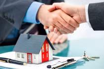 Chủ tịch HoREA cũng đề nghị bổ sung quy định quản lý hành vi giao dịch bất động sản, nhất là giao dịch “đặt cọc”