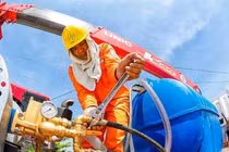 Đình chỉ công tác hai lãnh đạo điện lực vụ ghi sai 58 triệu tiền điện