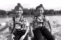 Áo phao cứu sinh từ chai nhựa phế thải