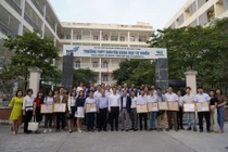  Khen thưởng học sinh trường chuyên đạt giải quốc tế 2020