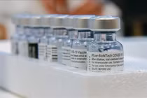 Ai nên tiêm vaccine Covid-19 của Pfizer?