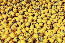 Nuốt đồ chơi Lego để... nghiên cứu