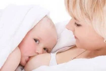Mẹ giảm nguy cơ tim mạch khi cho con bú 