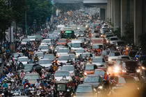 Hạn chế hoạt động xe máy khi vận tải công cộng đáp ứng trên 60% nhu cầu