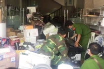 Kỷ luật cảnh cáo thượng tá biên phòng có cả tấn hàng nghi lậu trong nhà