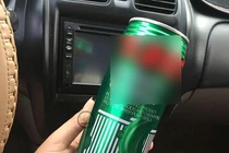 Uống nhầm nước làm mát động cơ ô tô vì tưởng nước ngọt và bia