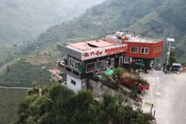 Ai là chủ nhân công trình 7 tầng đồ sộ "mọc" trên đèo Mã Pì Lèng?