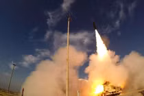 Israel và Mỹ thử nghiệm thành công hệ thống đánh chặn tên lửa Iran ngoài không gian