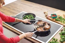 Nấu ăn bằng bếp từ gây ung thư?