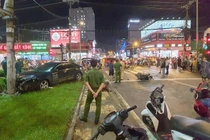 Vụ ô tô tông 8 xe máy, 10 người nhập viện: Nữ tài xế nhầm chân ga