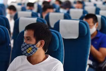 Giá vé máy bay lại xuống đáy, khứ hồi TP.HCM - Hà Nội còn 1 triệu