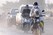 Không khí Hà Nội ở mức "báo động", khuyến cáo người dân hạn chế ra ngoài