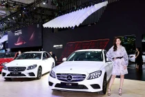 Vietnam Motor Show 2019: Mẫu đẹp - xế sang, gian hàng của Mercedes-Benz hút khách