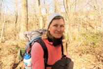 Stephanie Joyner đi bộ đường dài tại Appalachian Trail ở New York, hai tuần trước khi mấc Covid-19. 