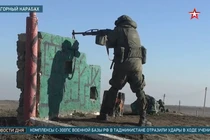 Lực lượng gìn giữ hòa bình Nga huấn luyện chiến đấu ở Nagorno - Karabakh