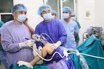 Ưu điểm phẫu thuật nội soi điều trị tổn thương khớp gối