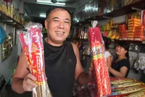 Hà Nội – Phố cổ và nỗi khổ nghề gia truyền, kỳ 7: Bốn đời giữ nghề làm hương