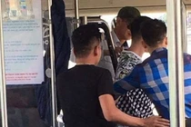 Hà Nội: Diễn biến mới nhất vụ nữ phụ xe buýt bị 4 thanh niên hành hung đúng 20/10