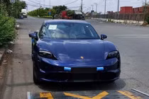 Porsche Taycan xuất hiện tại TPHCM