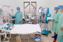 Bé gái bị viêm cơ tim tối cấp có biến chứng sốc tim được cứu sống