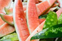 Công dụng làm đẹp bất ngờ từ vỏ dưa hấu 