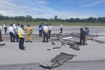  Đường băng sân bay Vinh bị bong tróc: Có xem xét trách nhiệm? 