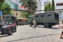 Home Credit bị cảnh sát hỏi thăm, siêng tăng vốn… nợ phình to