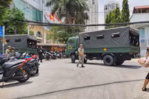 Home Credit bị cảnh sát hỏi thăm, siêng tăng vốn… nợ phình to