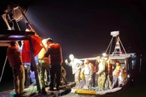 Vụ trực thăng Bell-505 rơi: Huy động hàng trăm người tìm kiếm