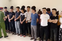 Lừa đảo qua mạng bằng hình thức thuê bóc tỏi, cắt mác quần áo 